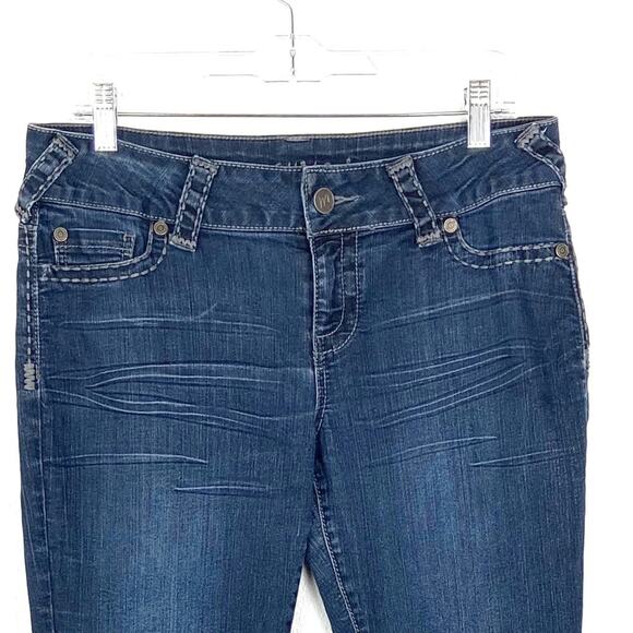 Maurices Straight Leg Jeans Lightly Distressed Detailed Stitching Large - Picture 3 of 7